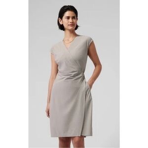 Athleta Newport Wrap Dress Size Small City Stripe Sleeveless Gray Sz XXS NEW
